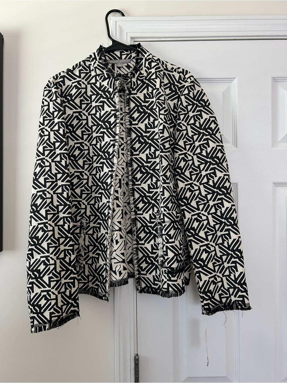 Valerie Stevens Black & White Geometric Fringe-Trim blazer